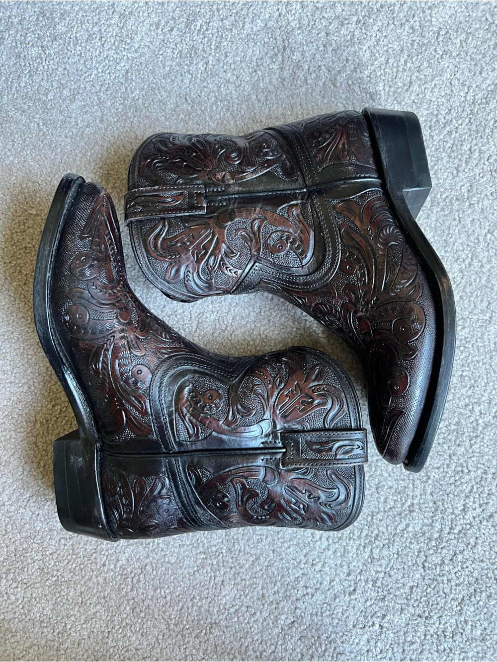 Price is firm- Frye 7 tooled western cowboy cowgirl ankle boots - Picture 2 of 10